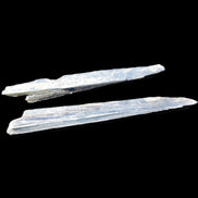 Kyanite 2 blade crystals 80/85mm 16.5g in sunlight - Rocks and Things Store