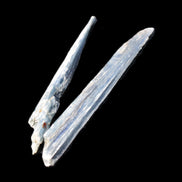 Kyanite 2 blade crystals 80/85mm 16.5g in sunlight - Rocks and Things Store