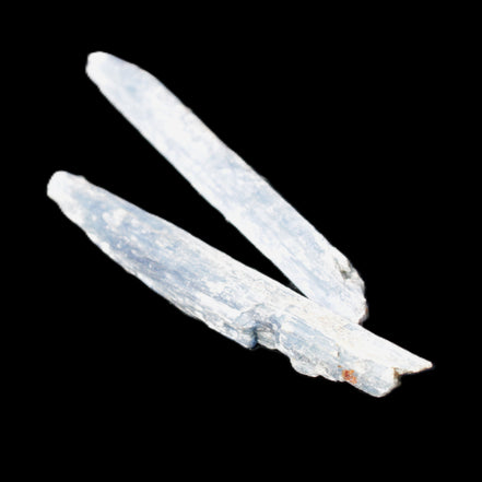 Kyanite 2 blade crystals 80/85mm 16.5g in sunlight - Rocks and Things Store