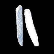 Kyanite 2 blade crystals 80/85mm 16.5g in sunlight - Rocks and Things Store