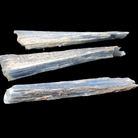Kyanite 3 chunky blade crystals 73-90mm 67g in sunlight - Rocks and Things Store