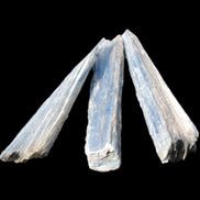 Kyanite 3 chunky blade crystals 73-90mm 67g in sunlight - Rocks and Things Store
