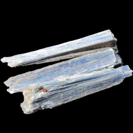 Kyanite 3 chunky blade crystals 73-90mm 67g in sunlight - Rocks and Things Store
