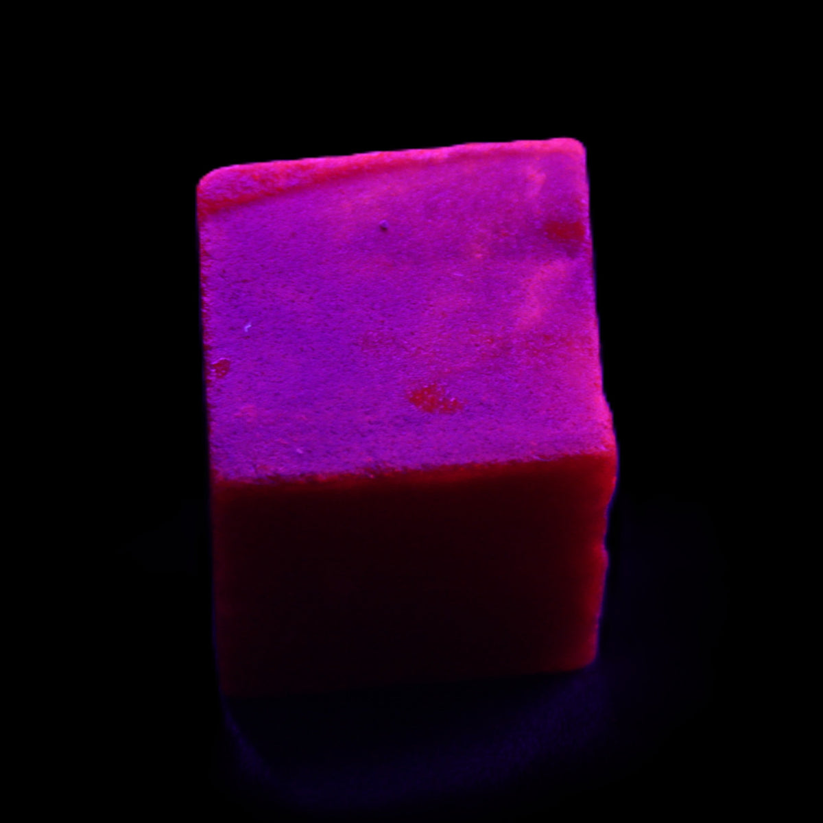 Ruby cube from Myanmar (dyed) 26*25mm 170ct 34g in UV light - Rocks and Things Store