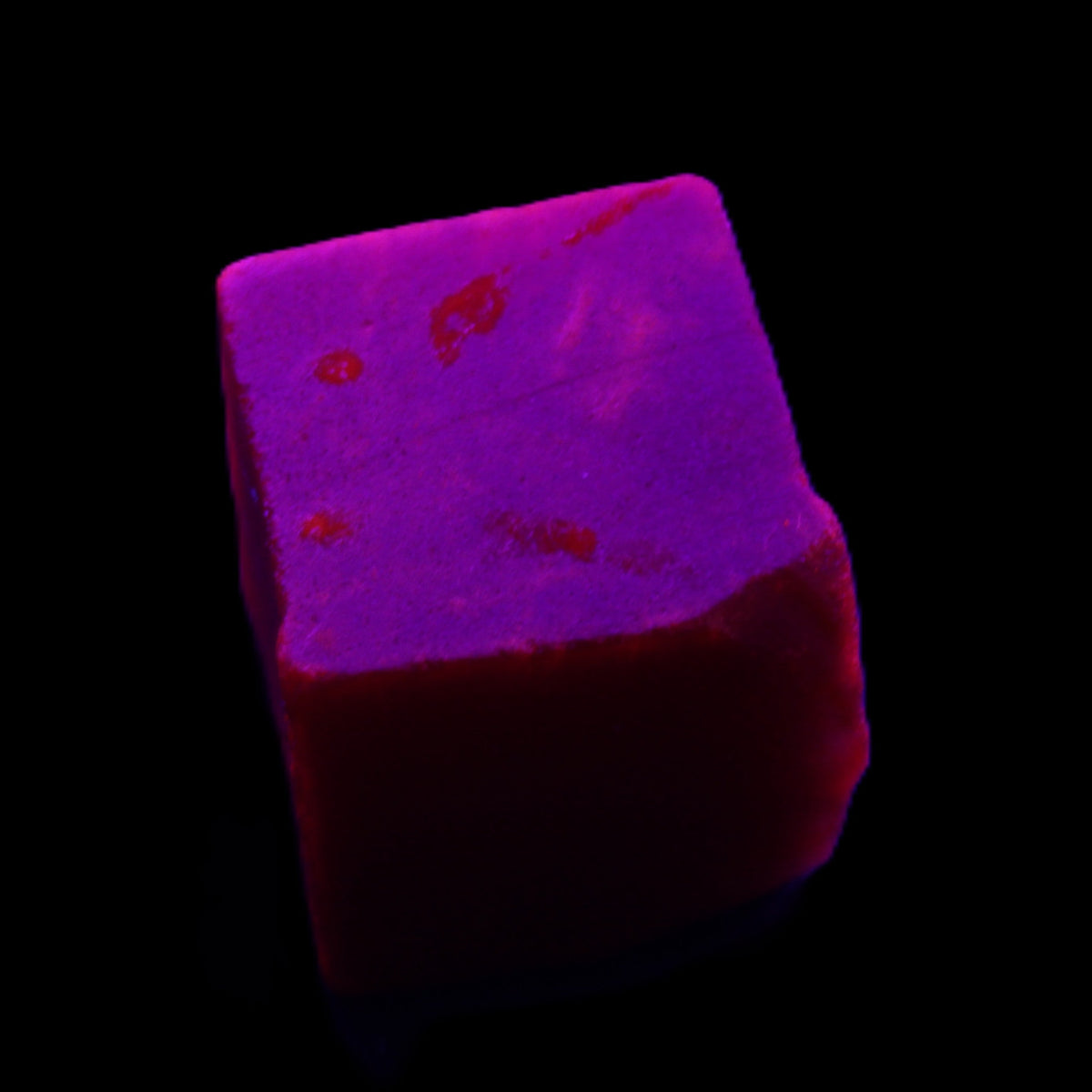 Ruby cube from Myanmar (dyed) 26*25mm 170ct 34g in UV light - Rocks and Things Store