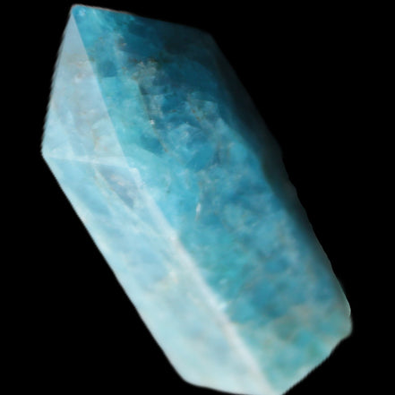 Apatite wand 17*16*42m 23g in sunlight - Rocks and Things Store