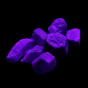 Blue/Red Sapphire/Ruby corundum 6-8 rough crystals 8g in UV light - Rocks and Things Store