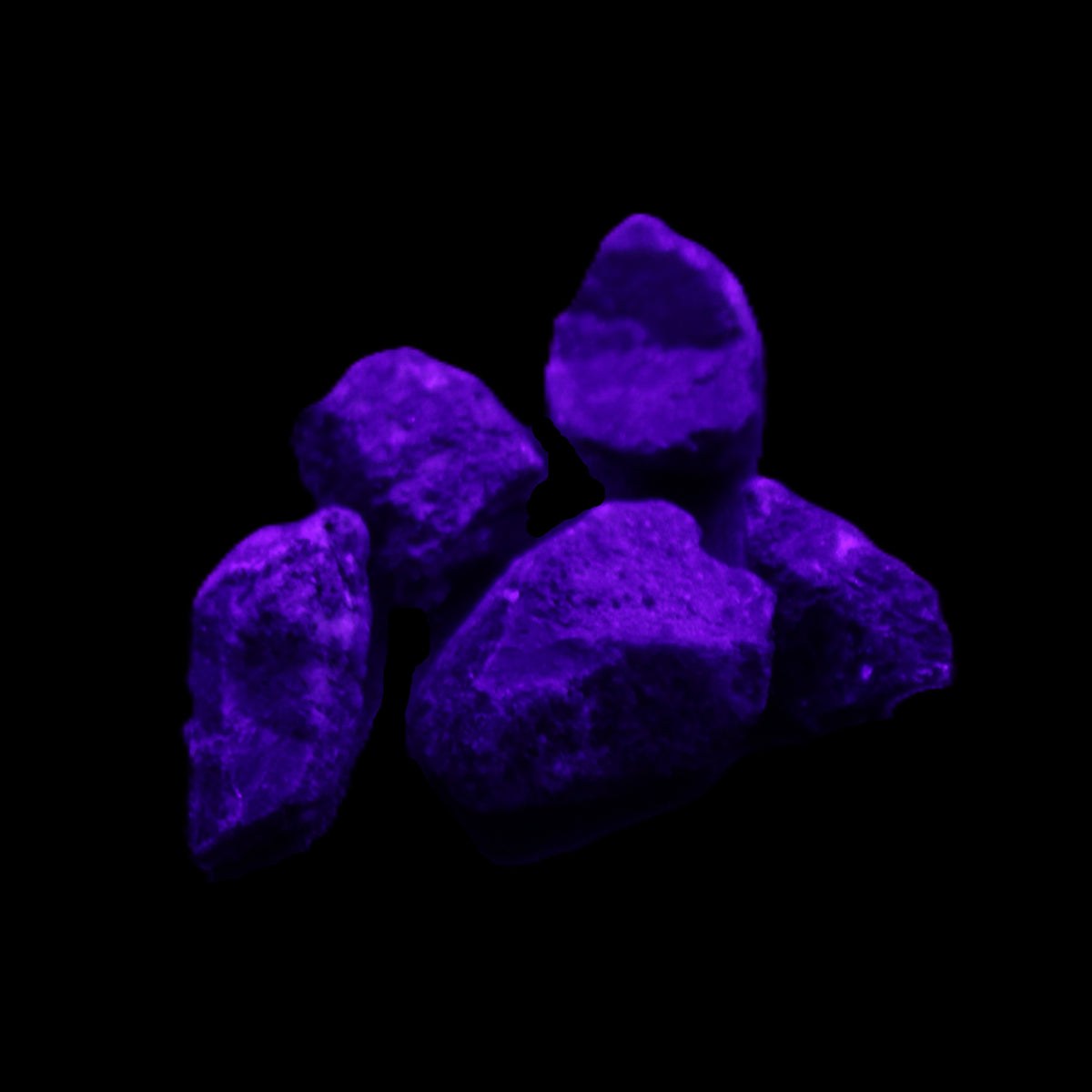 Sapphire corundum 4-6 rough crystals 8-9g in UV light - Rocks and Things Store