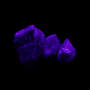 Sapphire corundum 4-6 rough crystals 8-9g in UV light - Rocks and Things Store