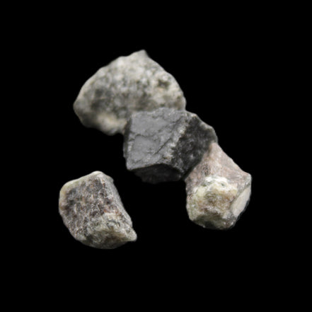 Sapphire corundum 4-6 rough crystals 8-9g in sunlight - Rocks and Things Store