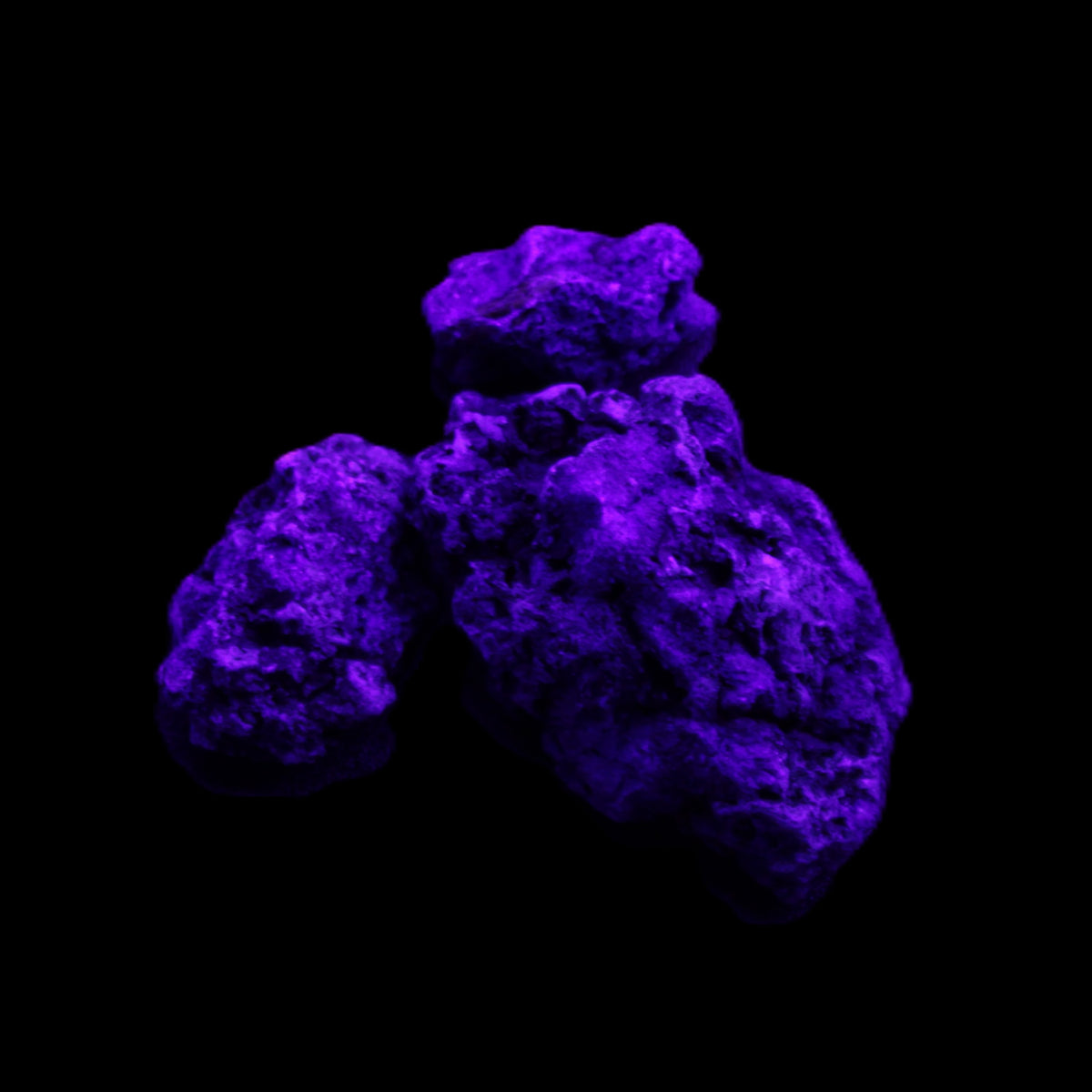 Veszelyite Malachite Green Stone 3-5 stones 21-23g in UV light - Rocks and Things Store