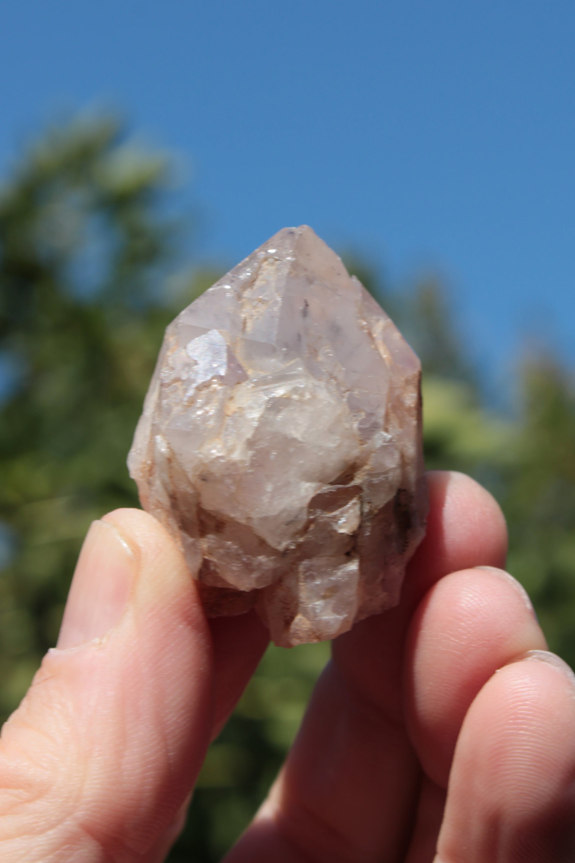 White silver mountain Quartz crystal point 53g Rocks and Things