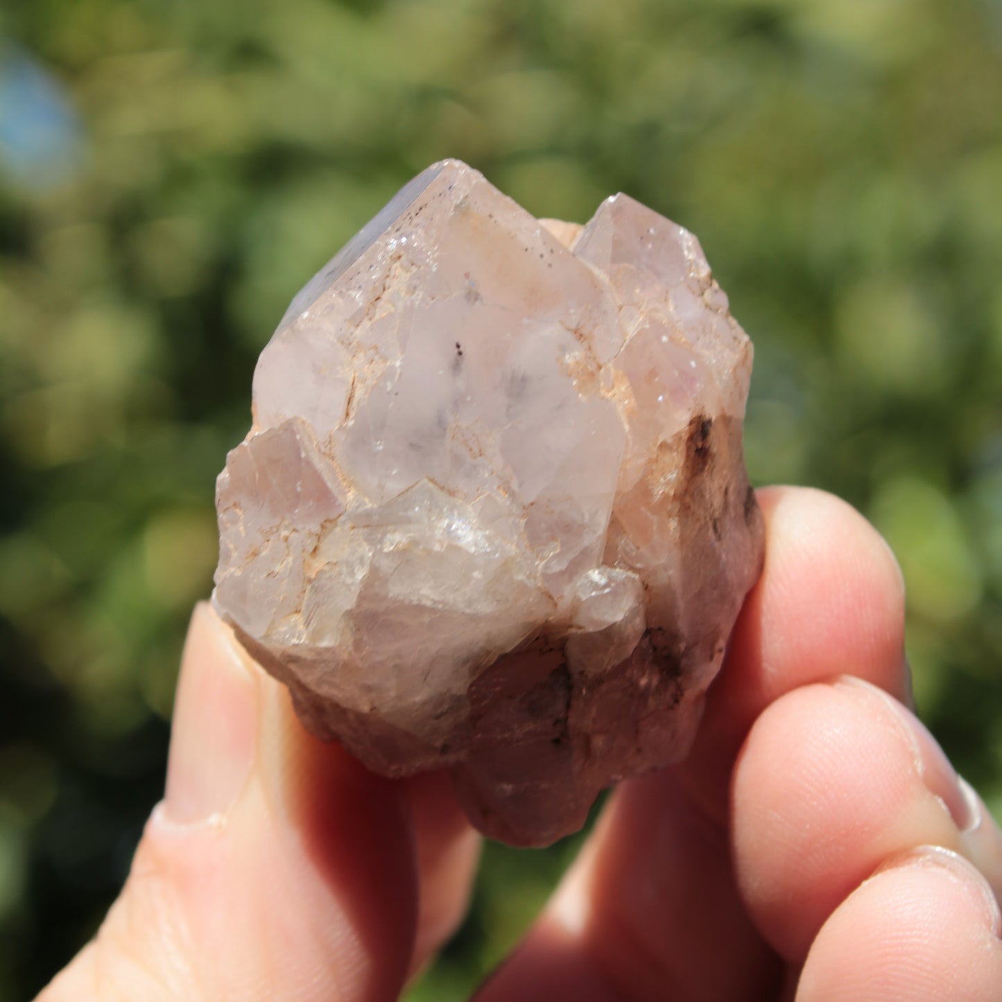 White silver mountain Quartz crystal point 53g Rocks and Things