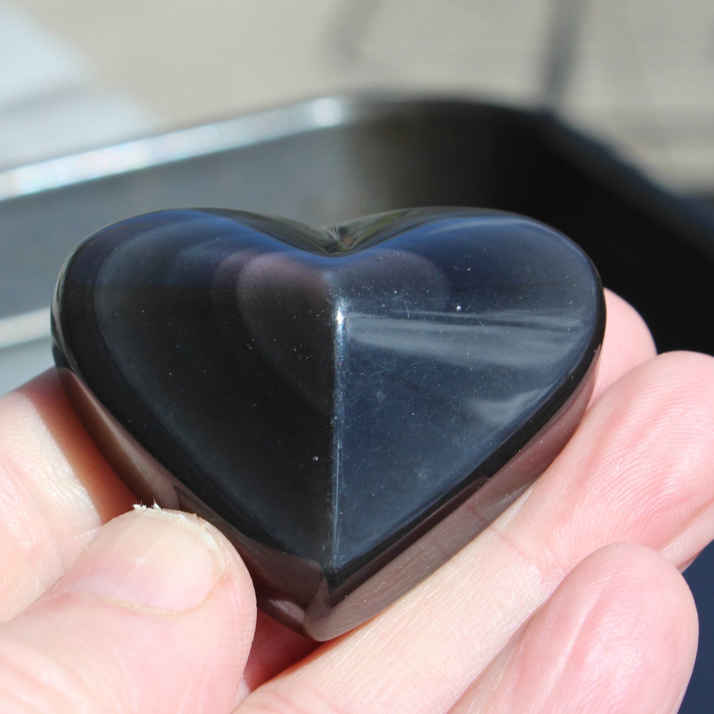Obsidian heart carved 42g
