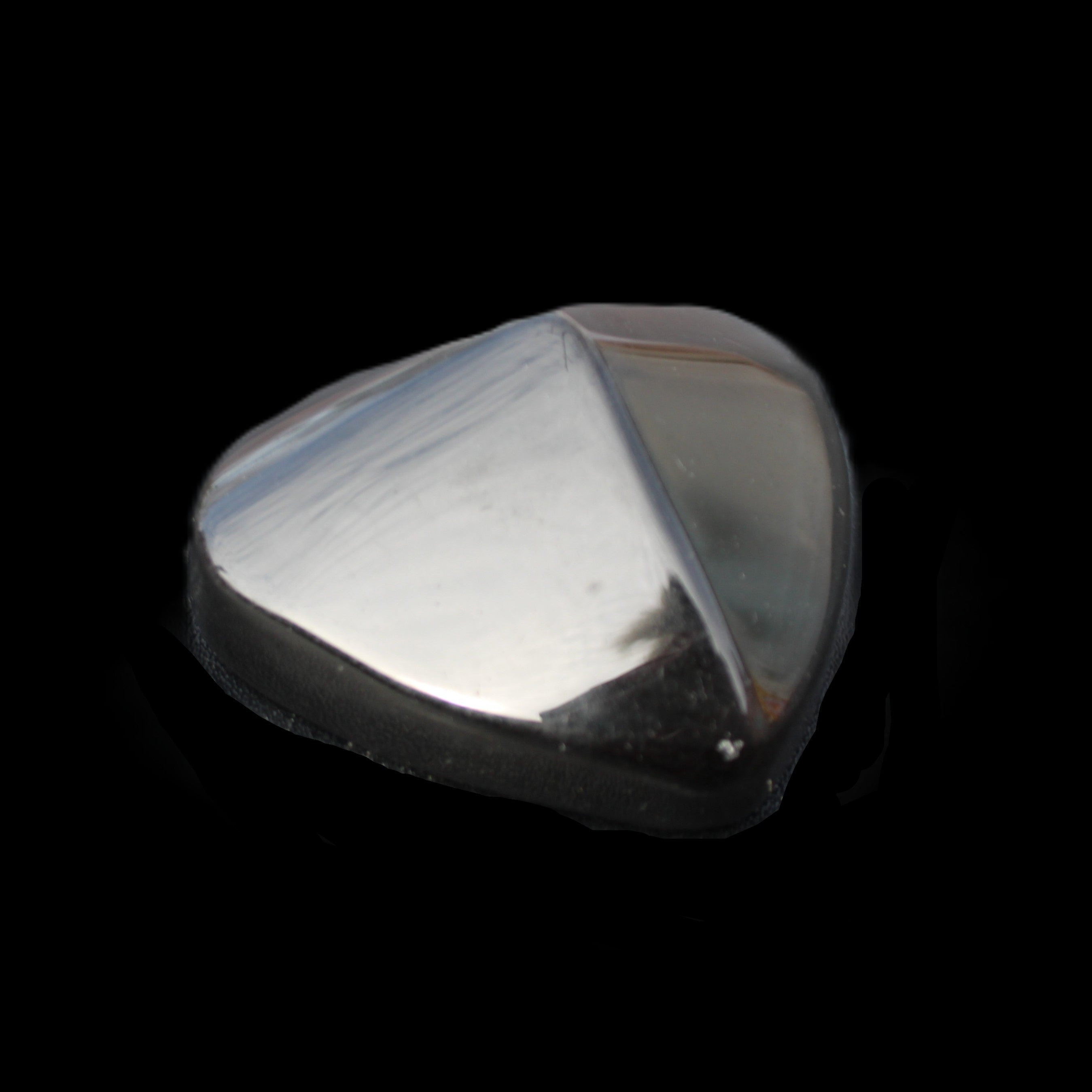 Obsidian heart carved 42g in sunlight - Rocks and Things Store