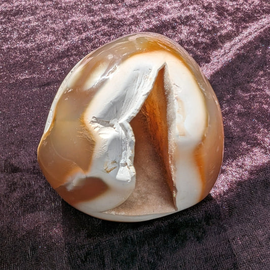 Agate geode 483g SALE Rocks and Things