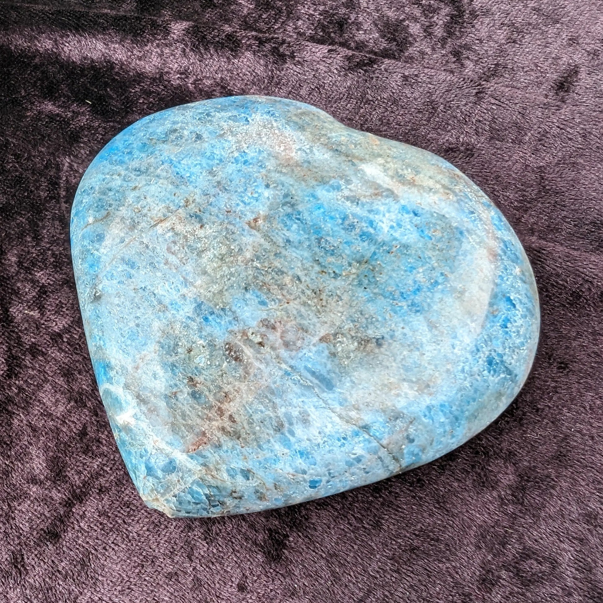 Apatite heart 385g Rocks and Things