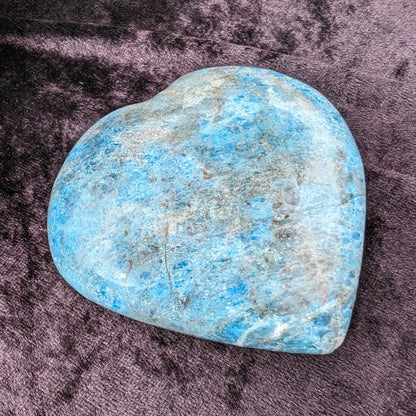 Apatite heart 385g Rocks and Things