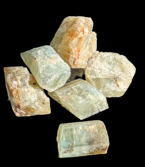 Aquamarine natural 4-6 crystals 7-8g in sunshine - Rocks and Things Store