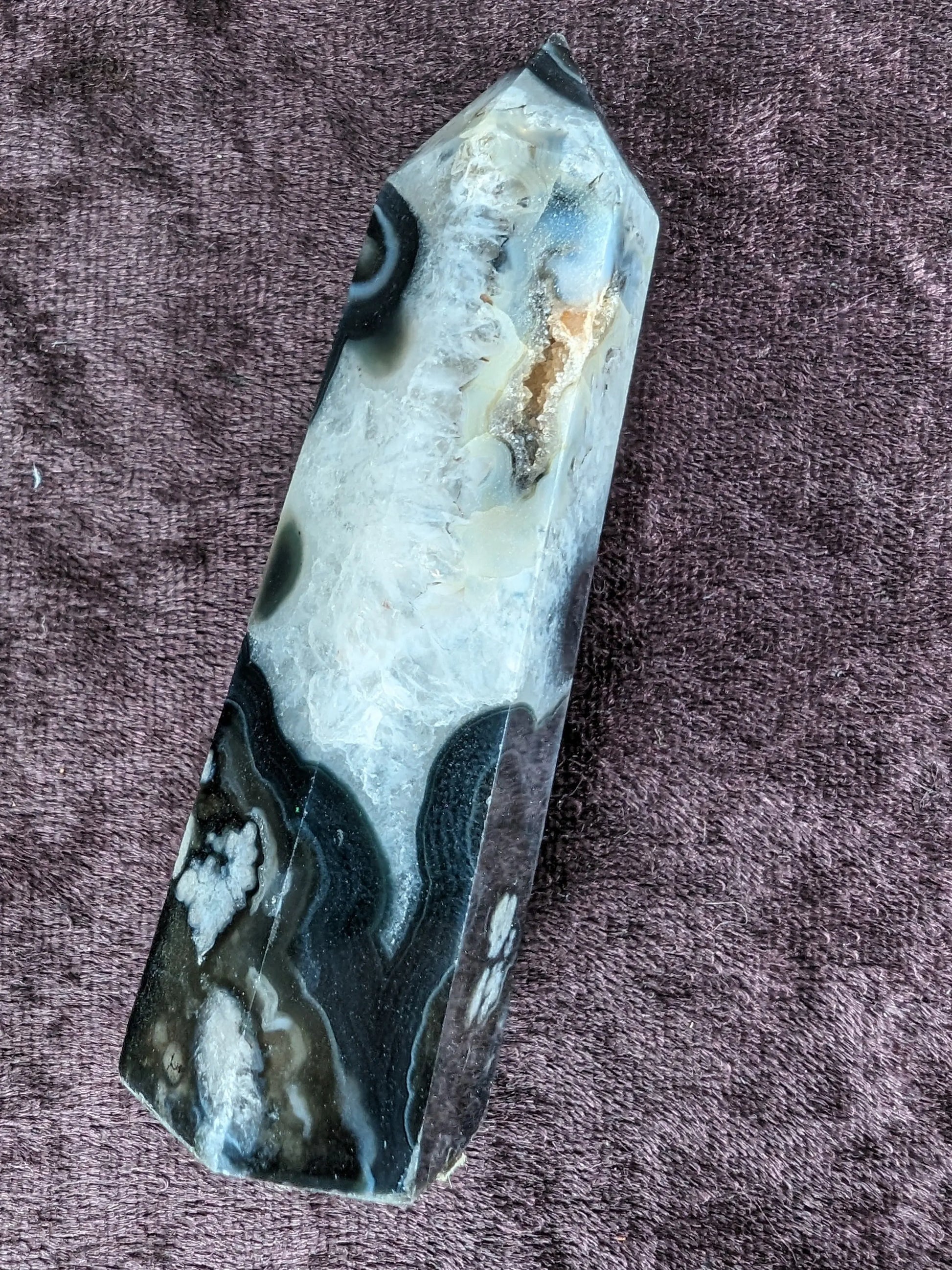 Black Cherry Blossom Onyx Agate wand 70g Rocks and Things