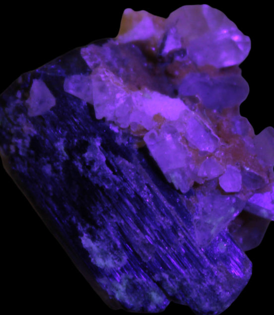 Black Tourmaline with Feldspar Quartz UV reactive matrix 88.2ct 17.7g in UV light -  Rocks and Things Store