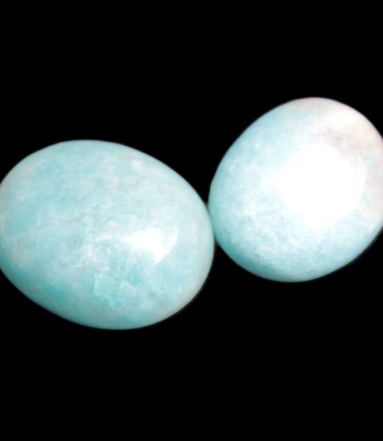 Blue Trolleite stones 15mm-23mm 12-15g in sunlight - Rocks and Things Store