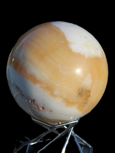 Calcite sphere 582g Rocks and Things