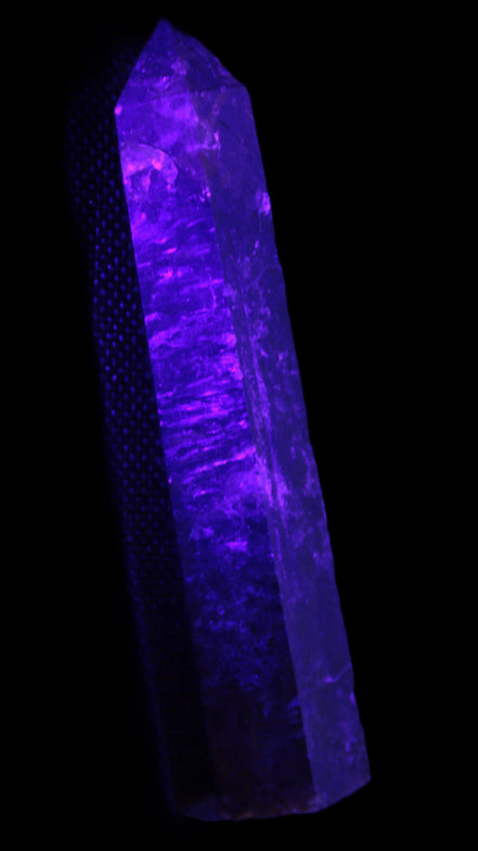 Garnet wand 88mm 56g in UV light - Rocks and Things Store