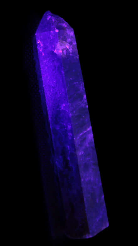 Garnet wand 88mm 56g in UV light - Rocks and Things Store