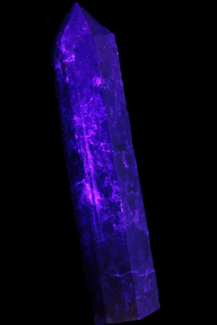 Garnet wand 88mm 56g in UV light - Rocks and Things Store