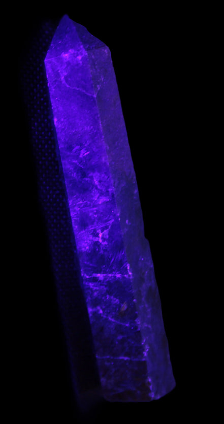 Garnet wand 88mm 56g in UV light - Rocks and Things Store