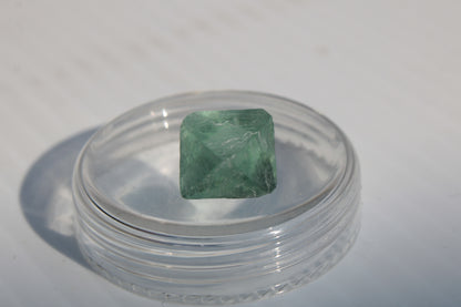 Fluorite octahedron crystal 2-7g