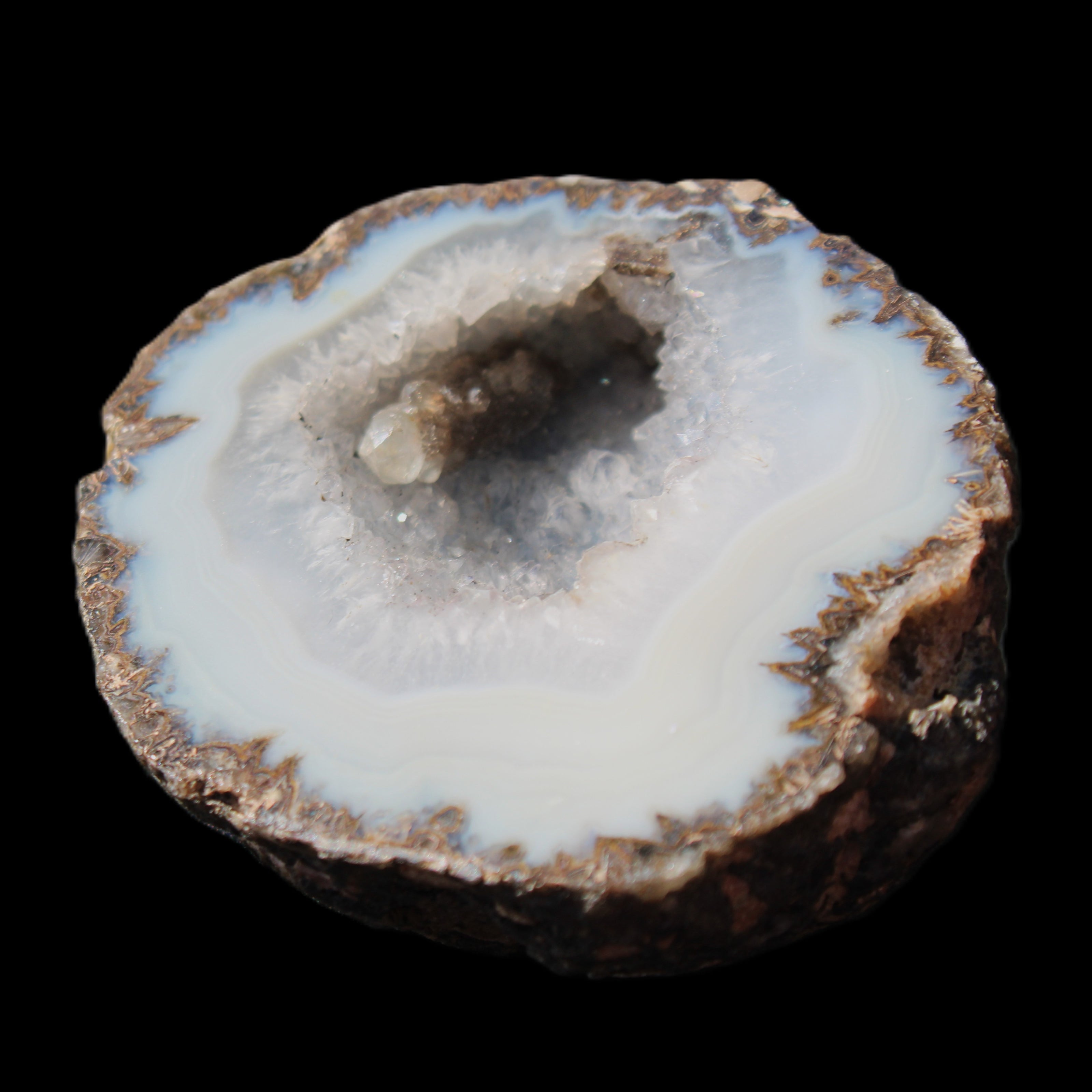 Agate geode 72*63*23mm 169g in sunlight - Rocks and Things Store