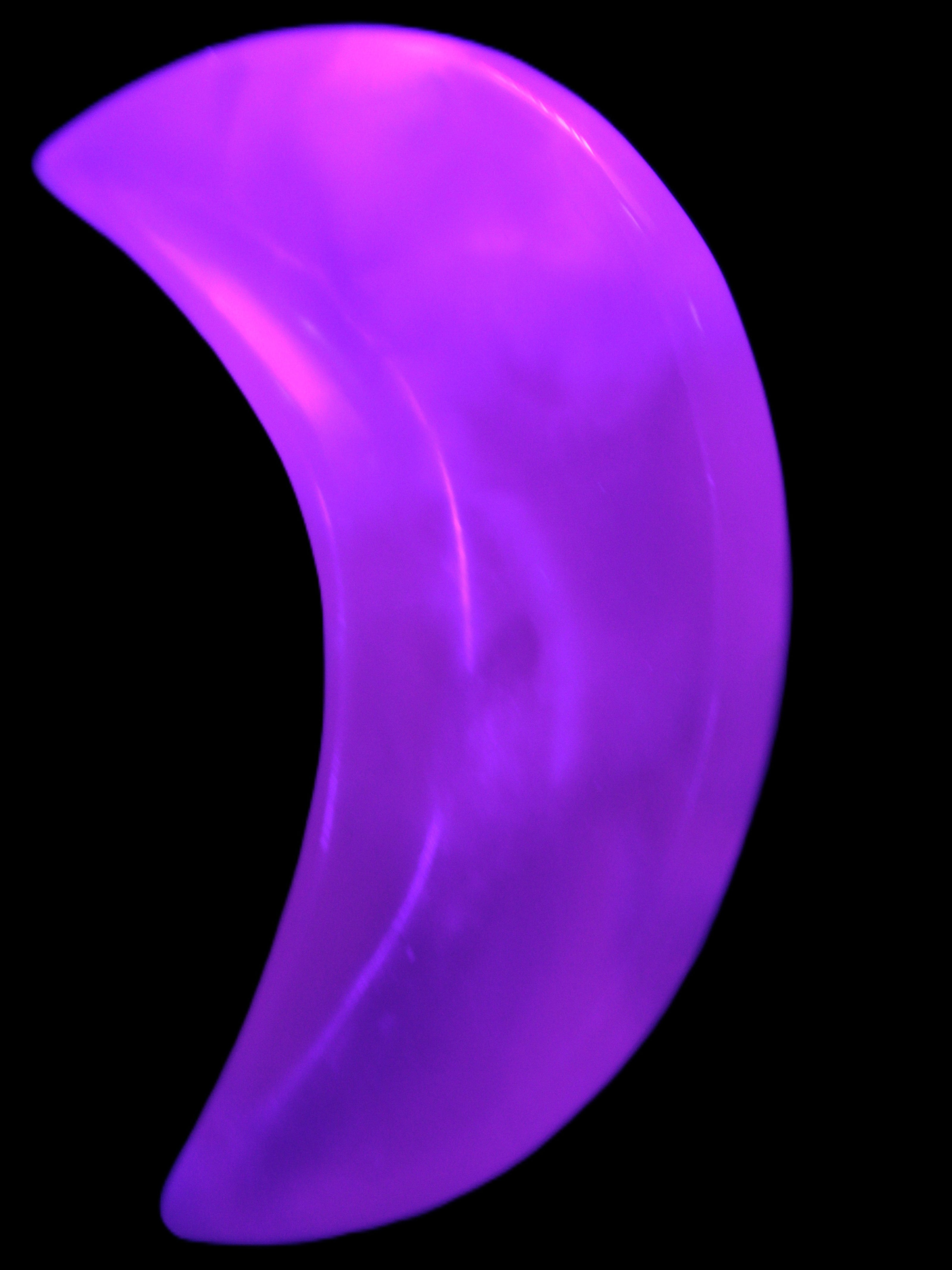 Mangano Calcite moon 72*101mm 171g Rocks and Things Store