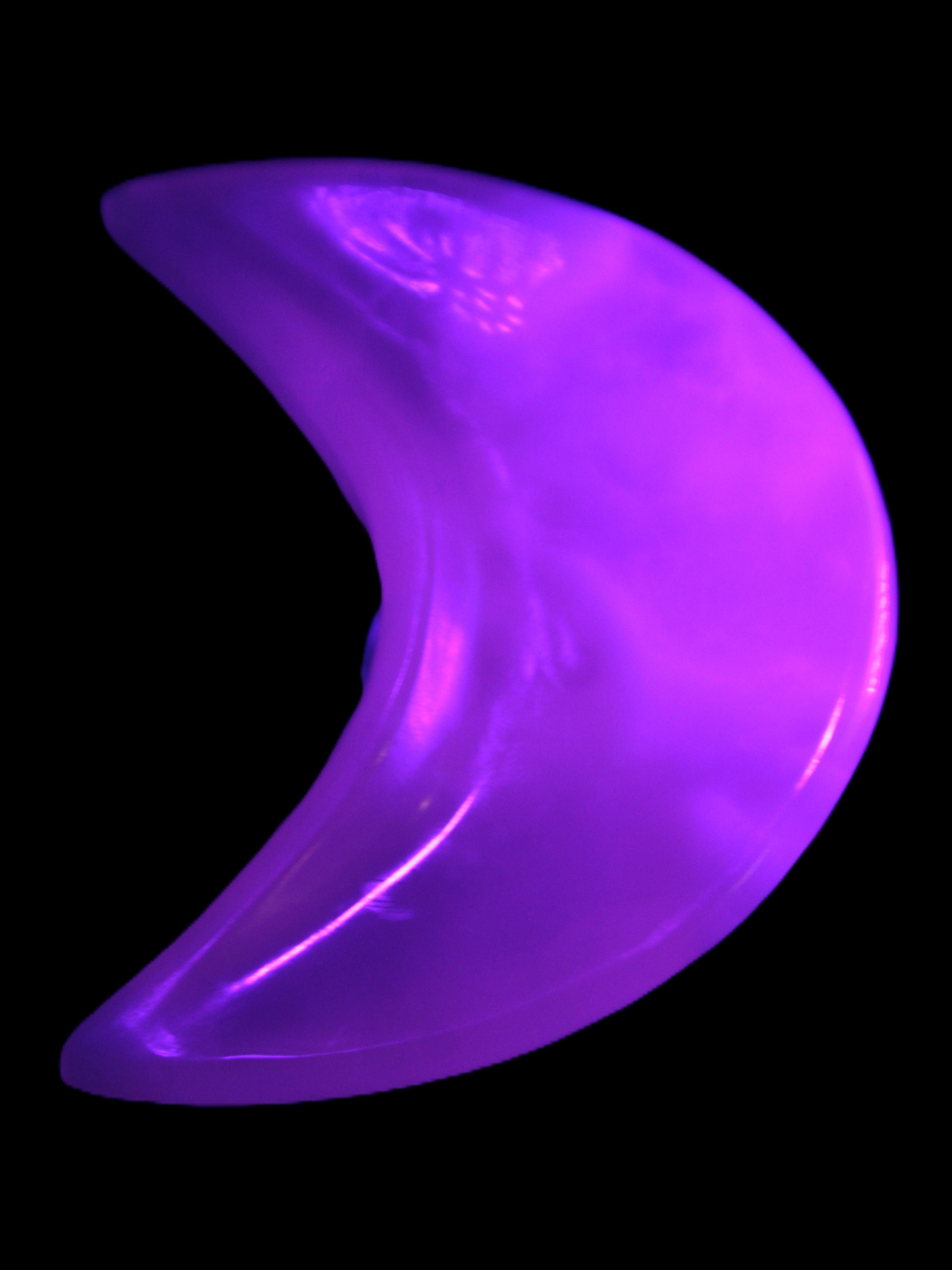 Mangano Calcite moon 72*101mm 171g Rocks and Things Store