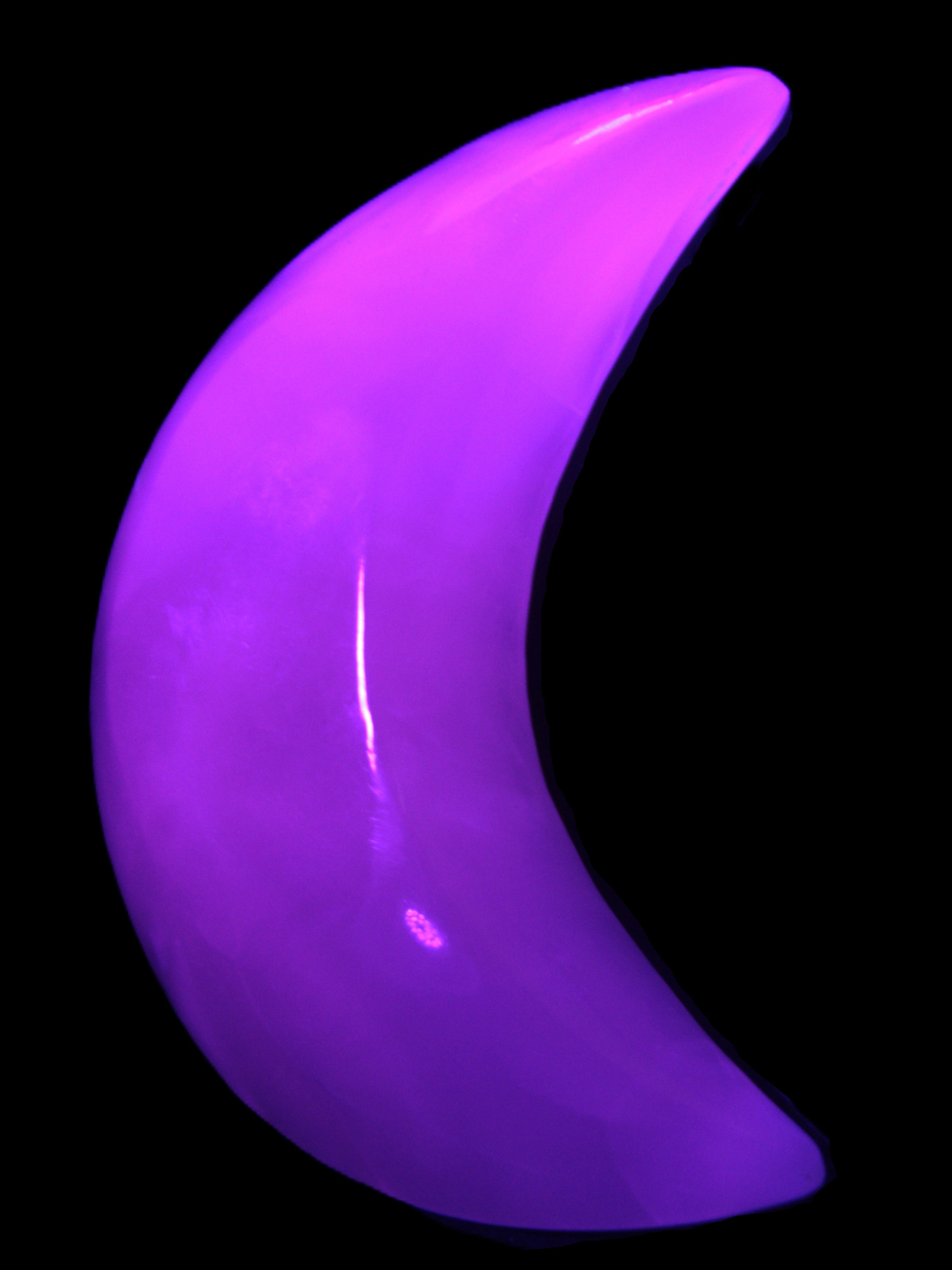 Mangano Calcite moon 72*101mm 171g Rocks and Things Store