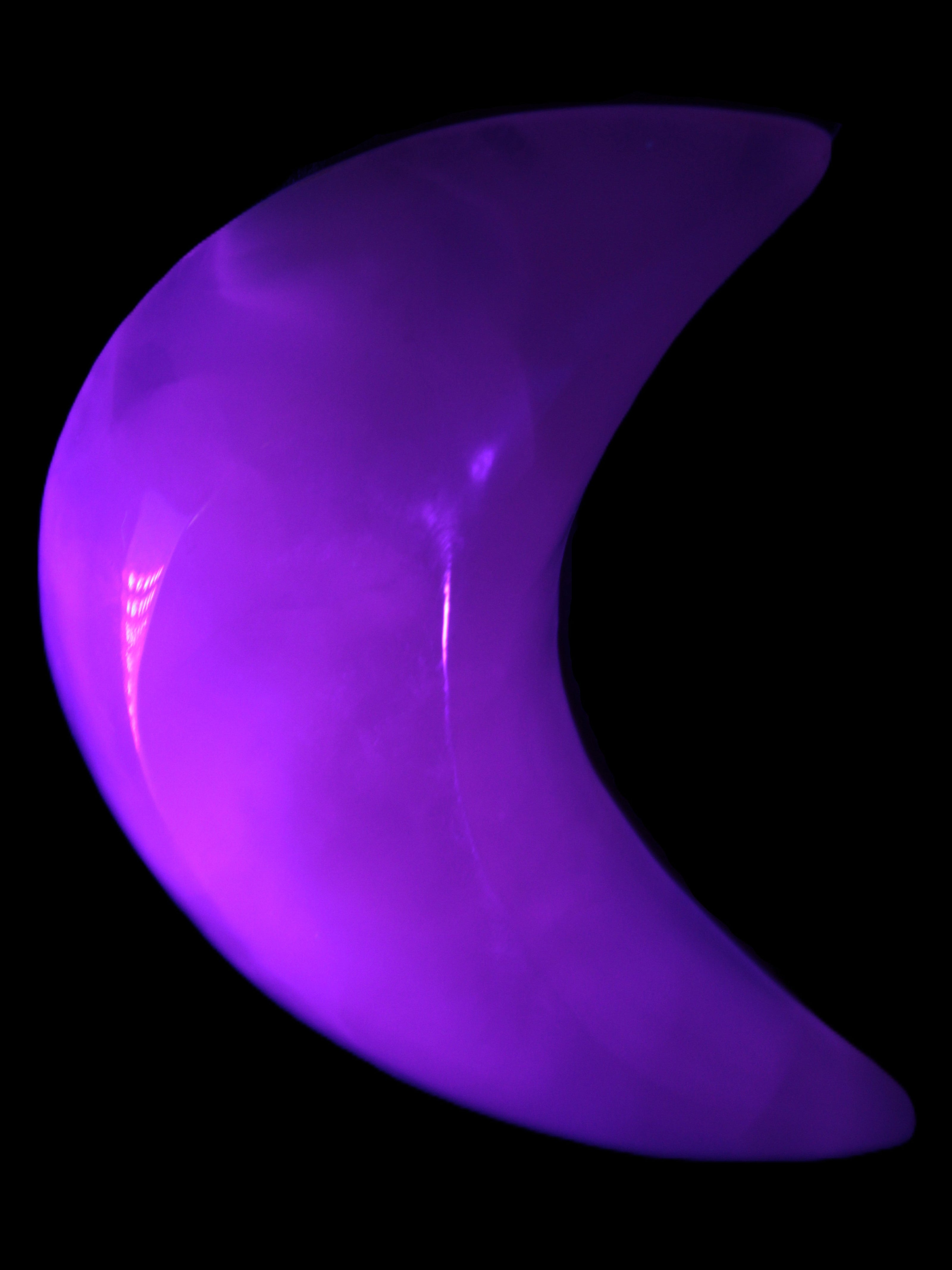 Mangano Calcite moon 72*101mm 171g Rocks and Things Store