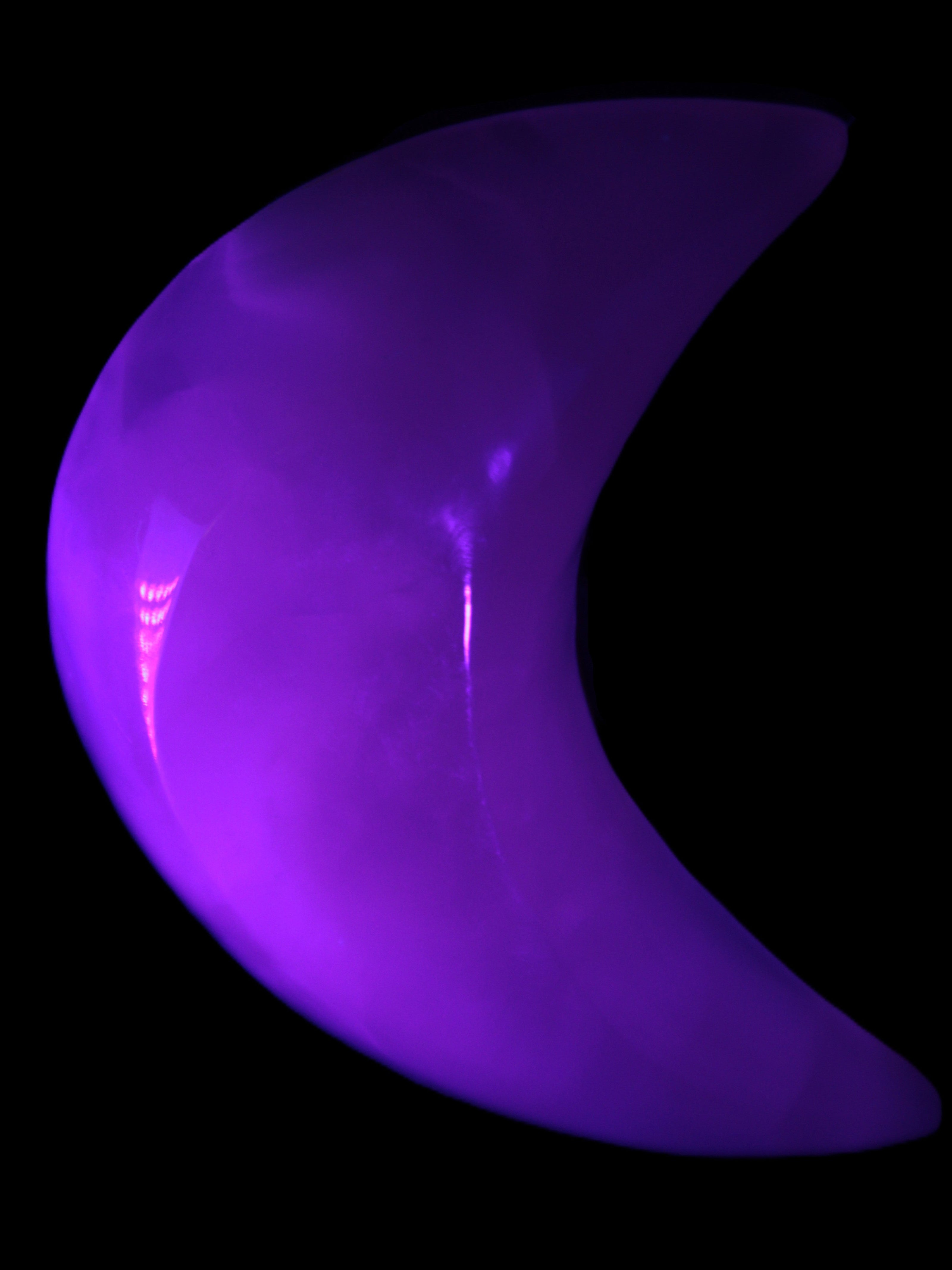 Mangano Calcite moon 72*101mm 171g Rocks and Things Store