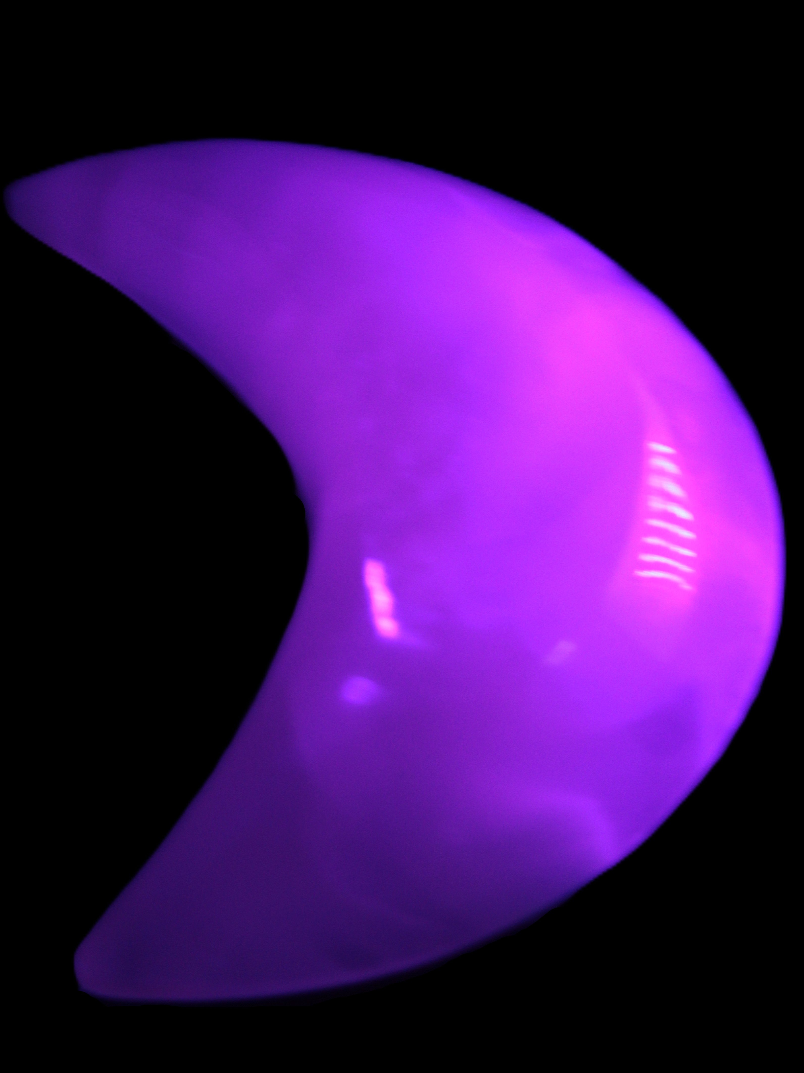 Mangano Calcite moon 72*101mm 171g Rocks and Things Store