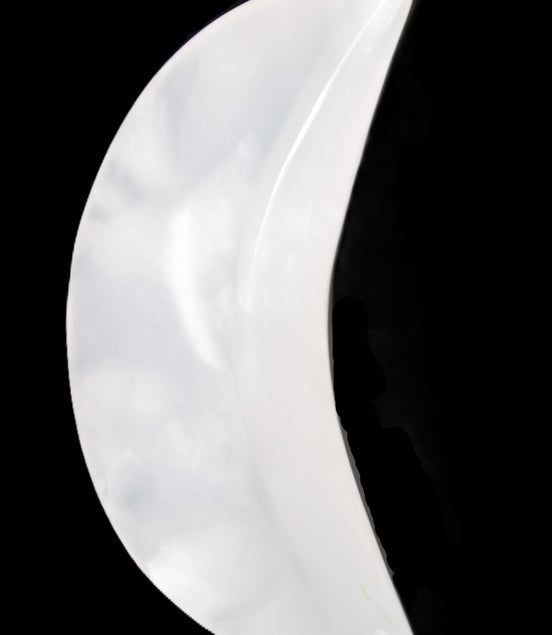 Mangano Calcite moon 72*101mm 171g Rocks and Things Store