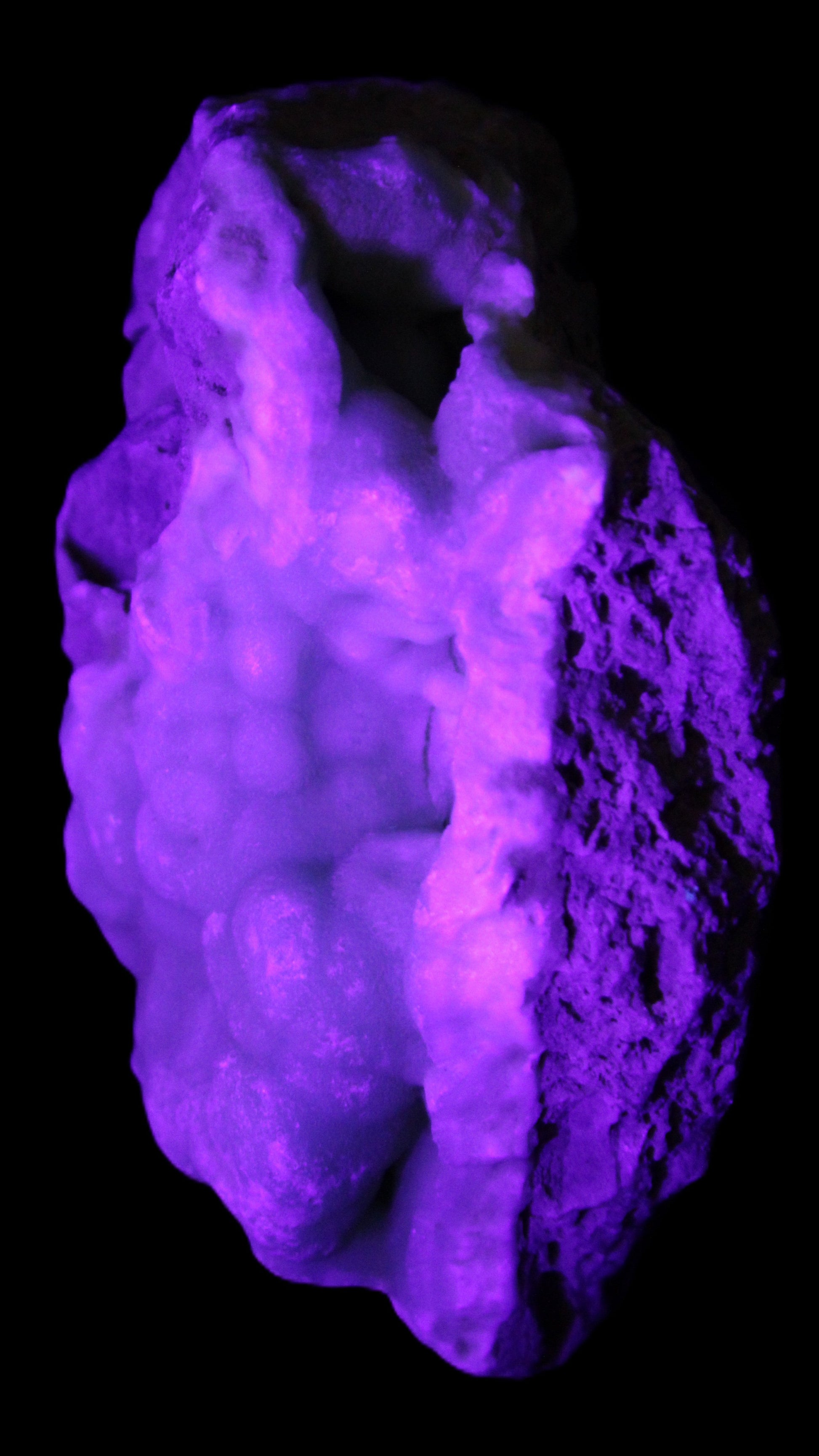 Blue Aragonite Caribbean Calcite specimen 101*40*79mm 223g in UV light - Rocks and Things Store