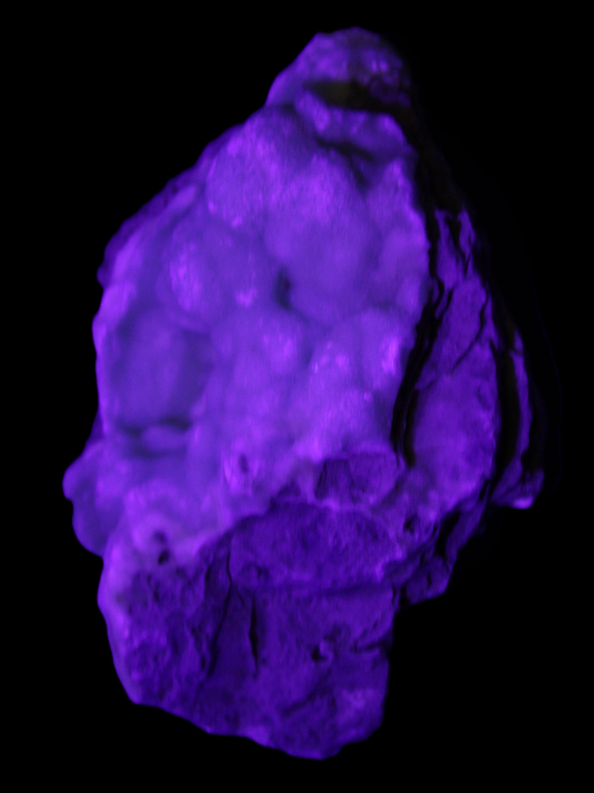 Blue Aragonite Caribbean Calcite specimen 101*40*79mm 223g in UV light - Rocks and Things Store