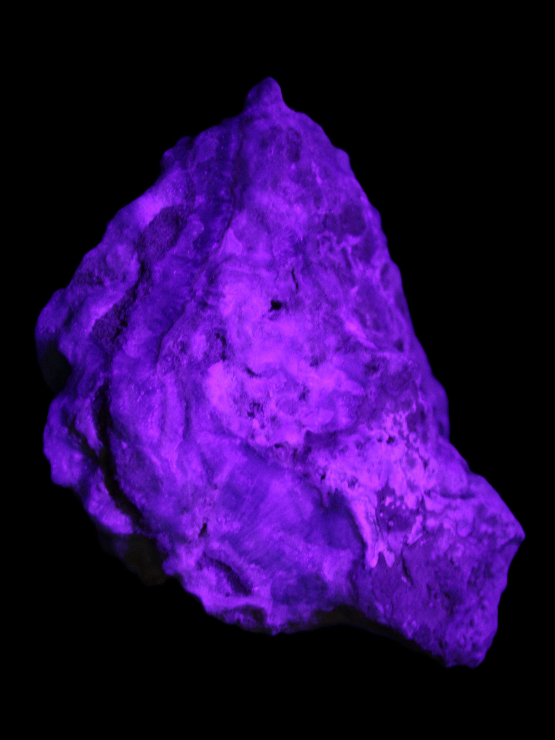 Blue Aragonite Caribbean Calcite specimen 97*53*85mm 395g in UV light - Rocks and Things Store