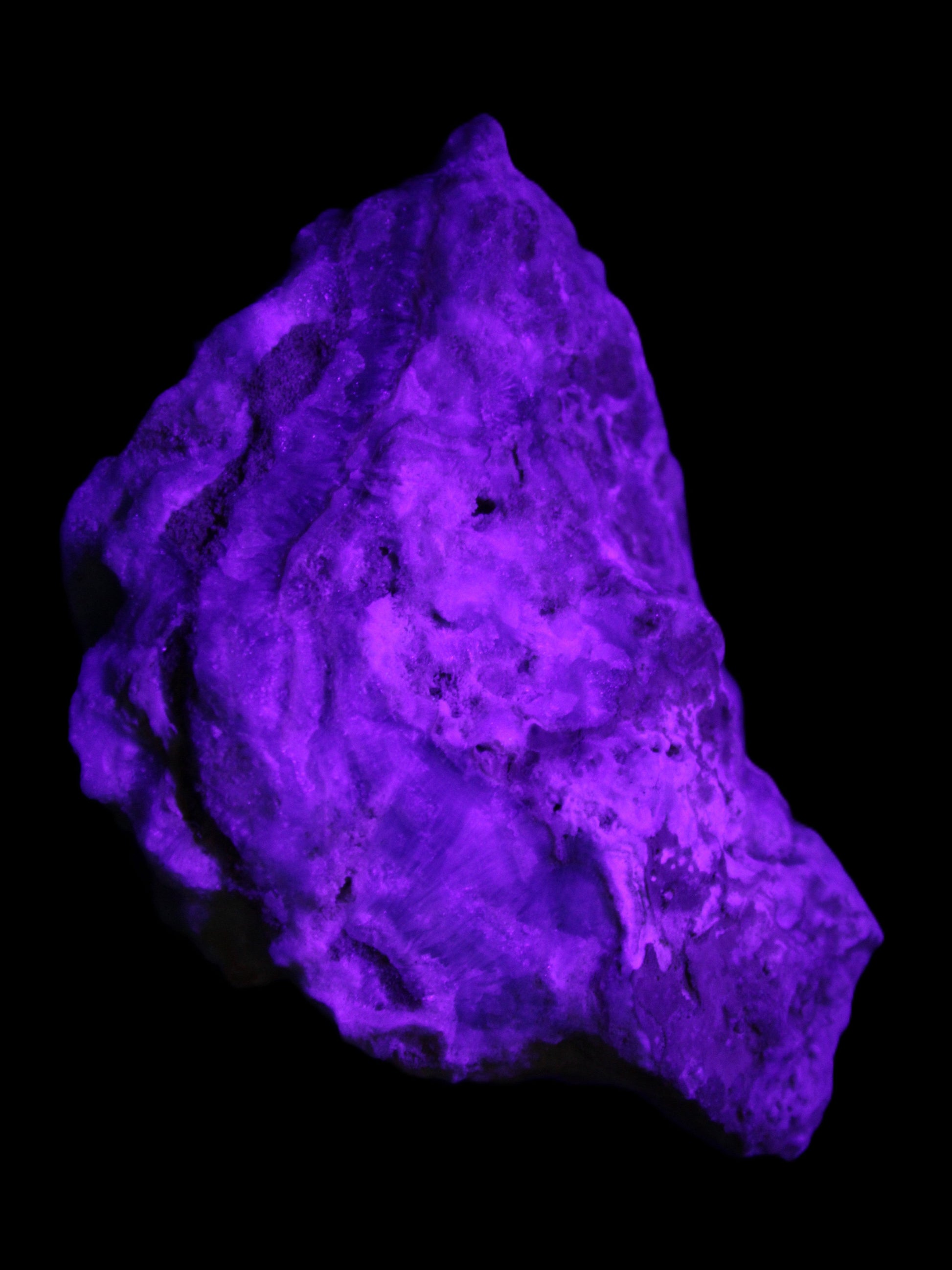 Blue Aragonite Caribbean Calcite specimen 97*53*85mm 395g in UV light - Rocks and Things Store