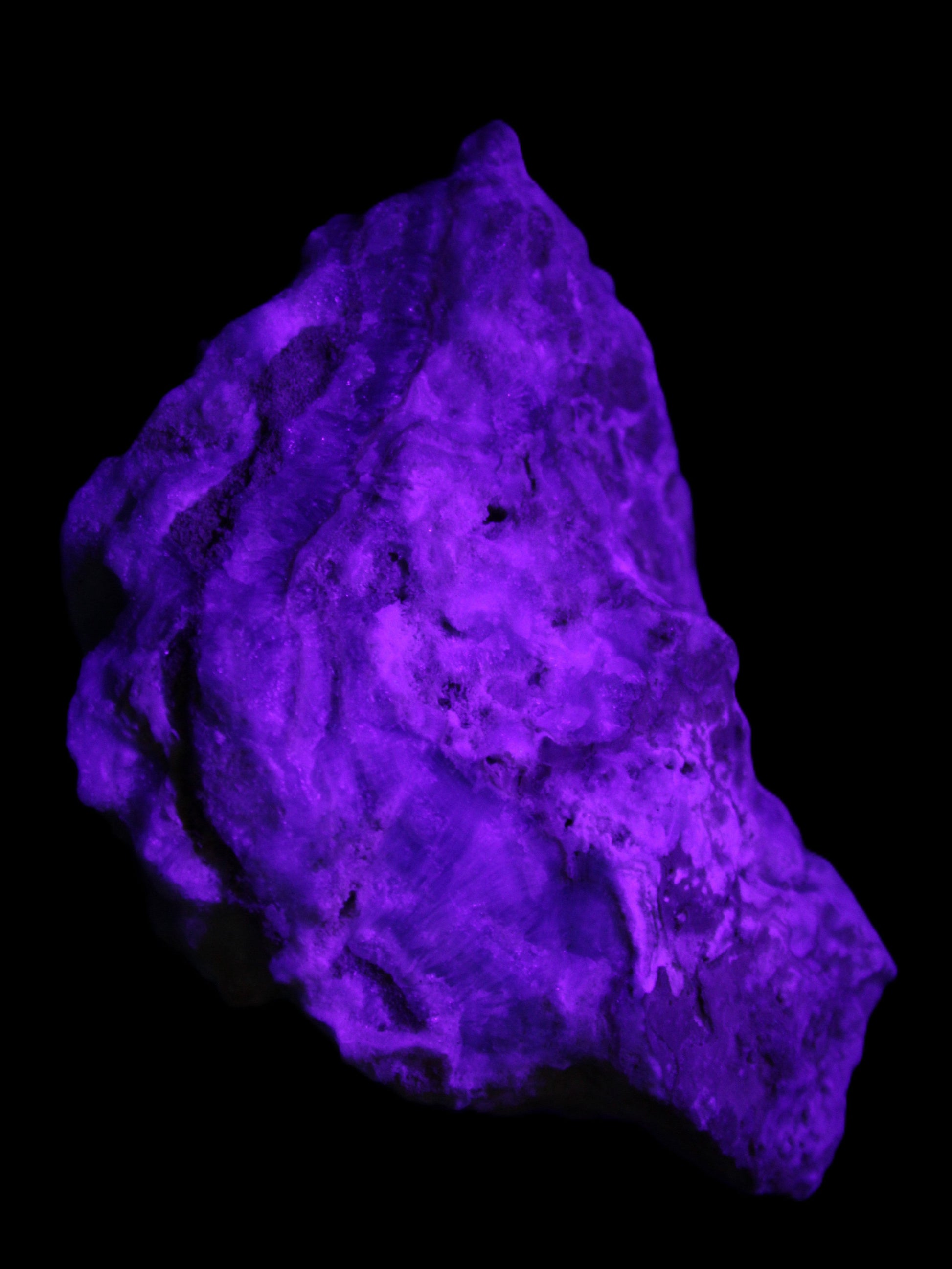 Blue Aragonite Caribbean Calcite specimen 97*53*85mm 395g in UV light - Rocks and Things Store