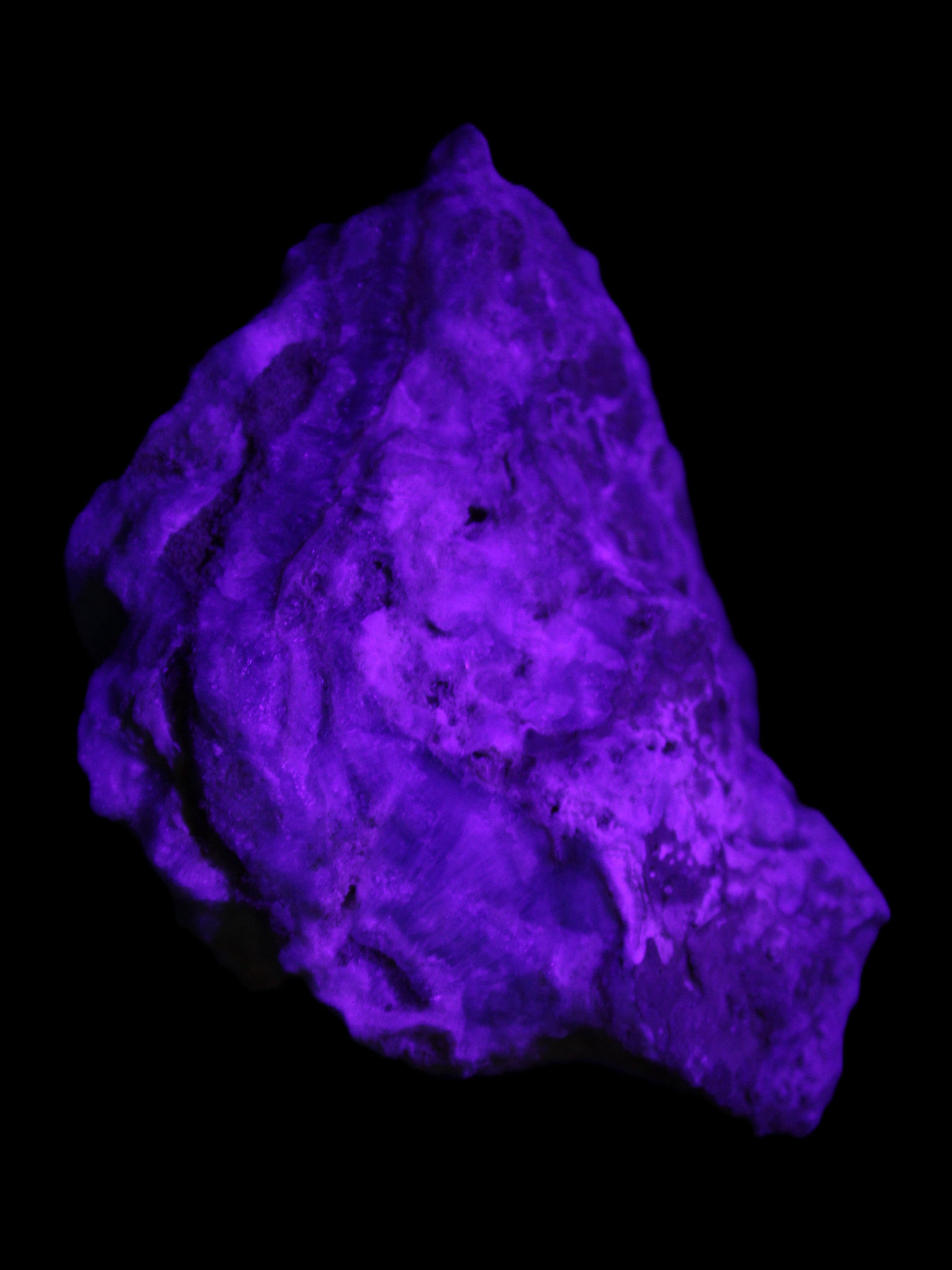 Blue Aragonite Caribbean Calcite specimen 97*53*85mm 395g in UV light - Rocks and Things Store