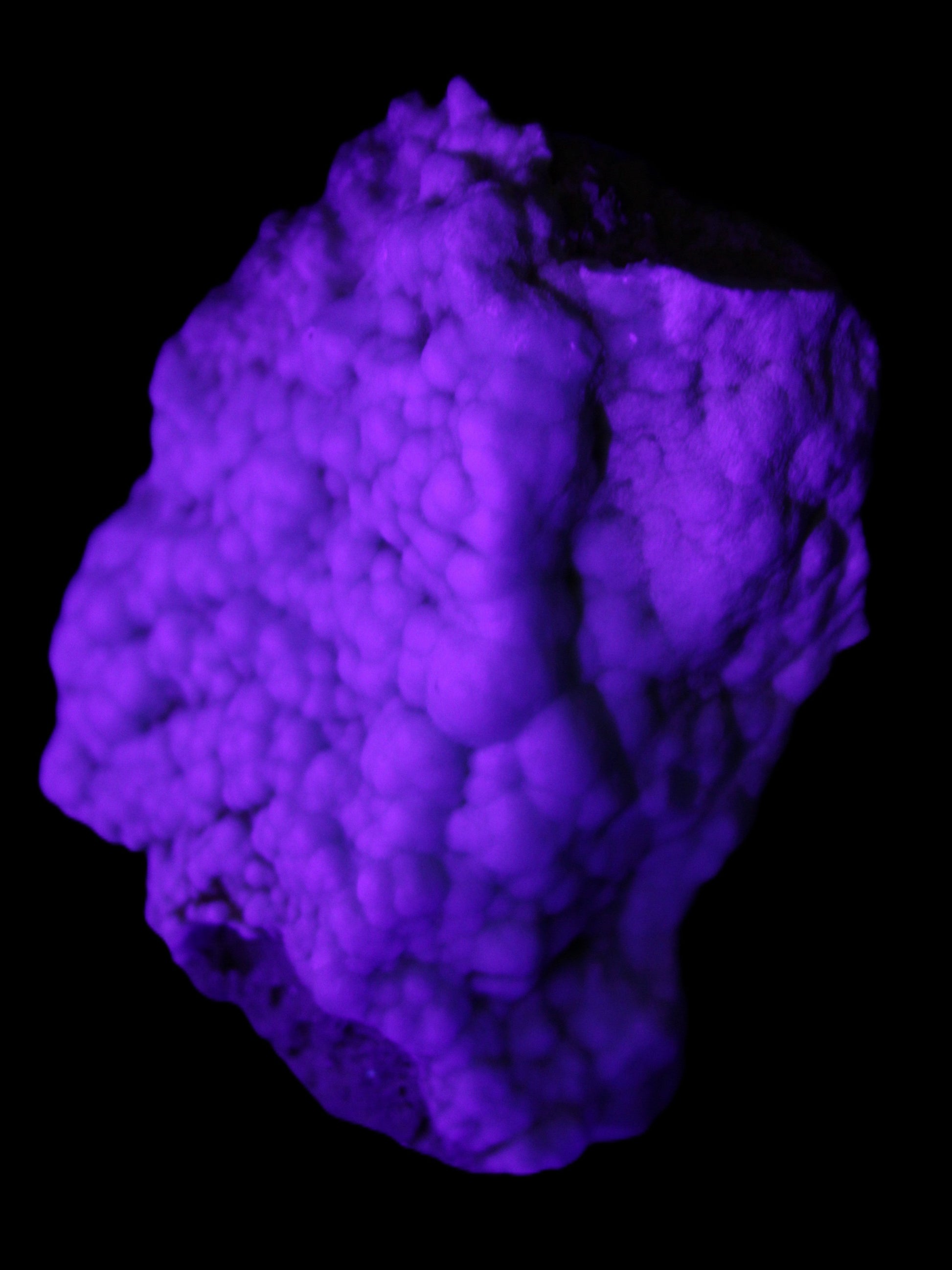Blue Aragonite Caribbean Calcite specimen 95*48*68mm 352.2g in UV light - Rocks and Things Store