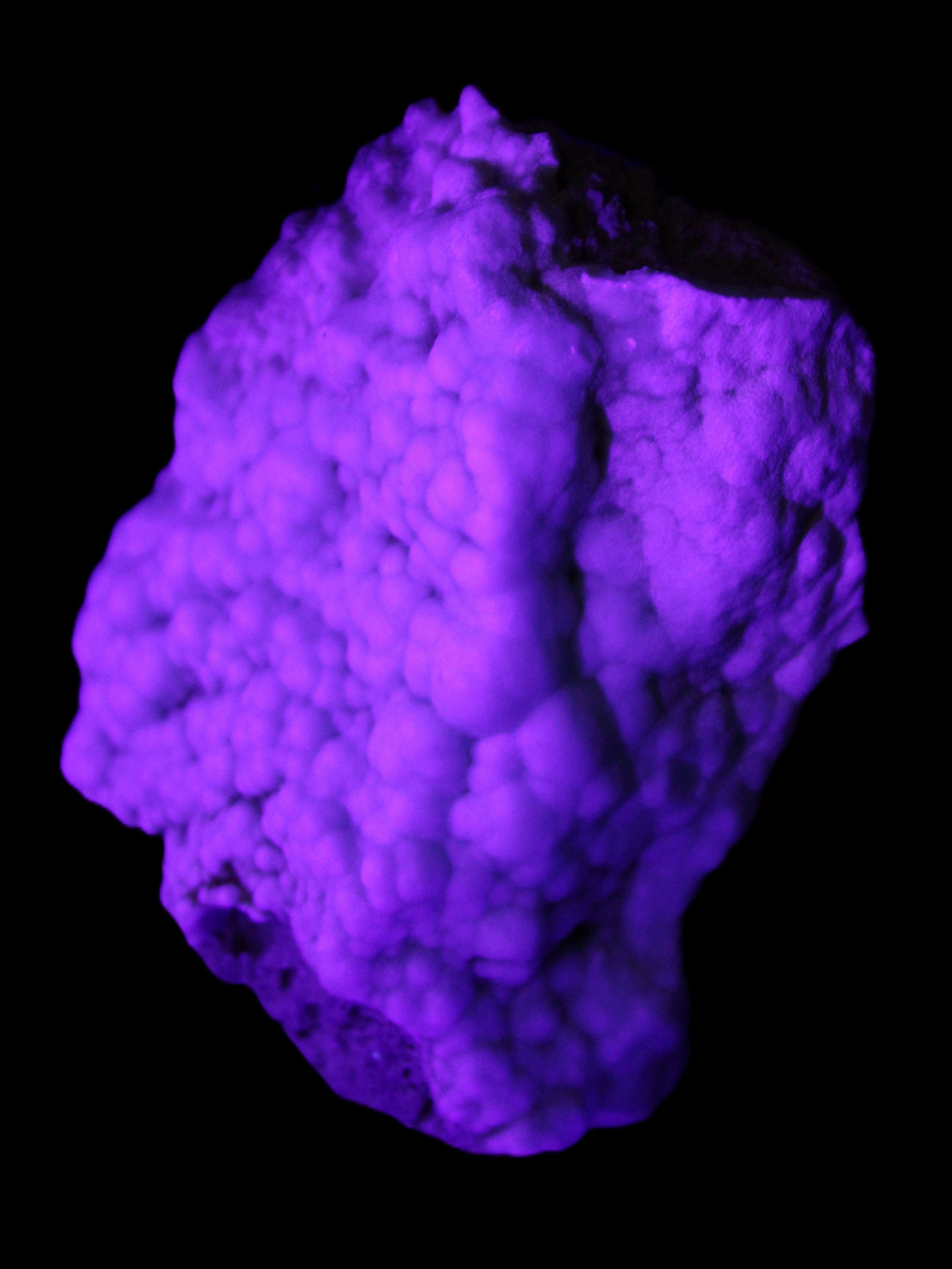 Blue Aragonite Caribbean Calcite specimen 95*48*68mm 352.2g in UV light - Rocks and Things Store