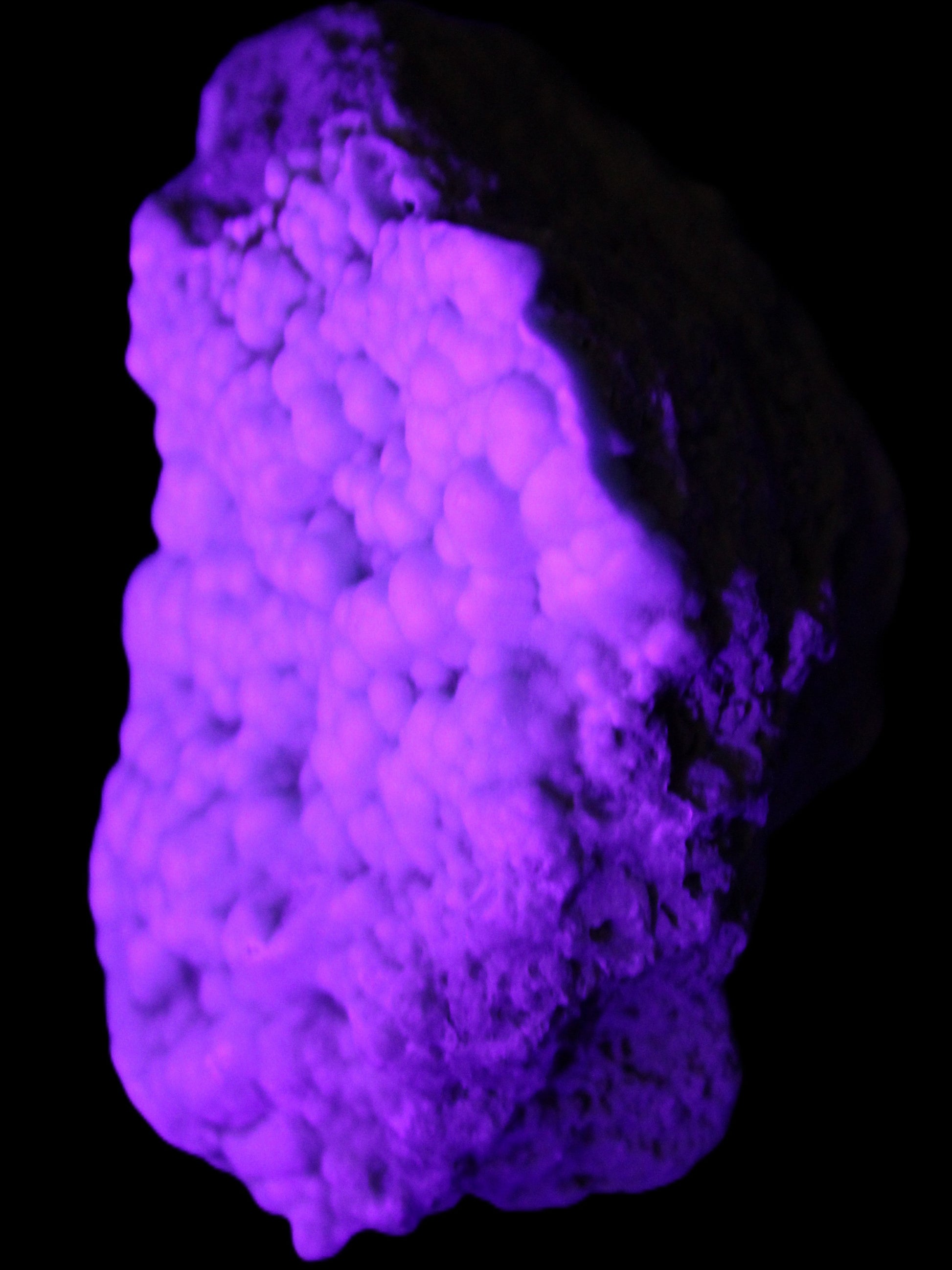 Blue Aragonite Caribbean Calcite specimen 95*48*68mm 352.2g in UV light - Rocks and Things Store