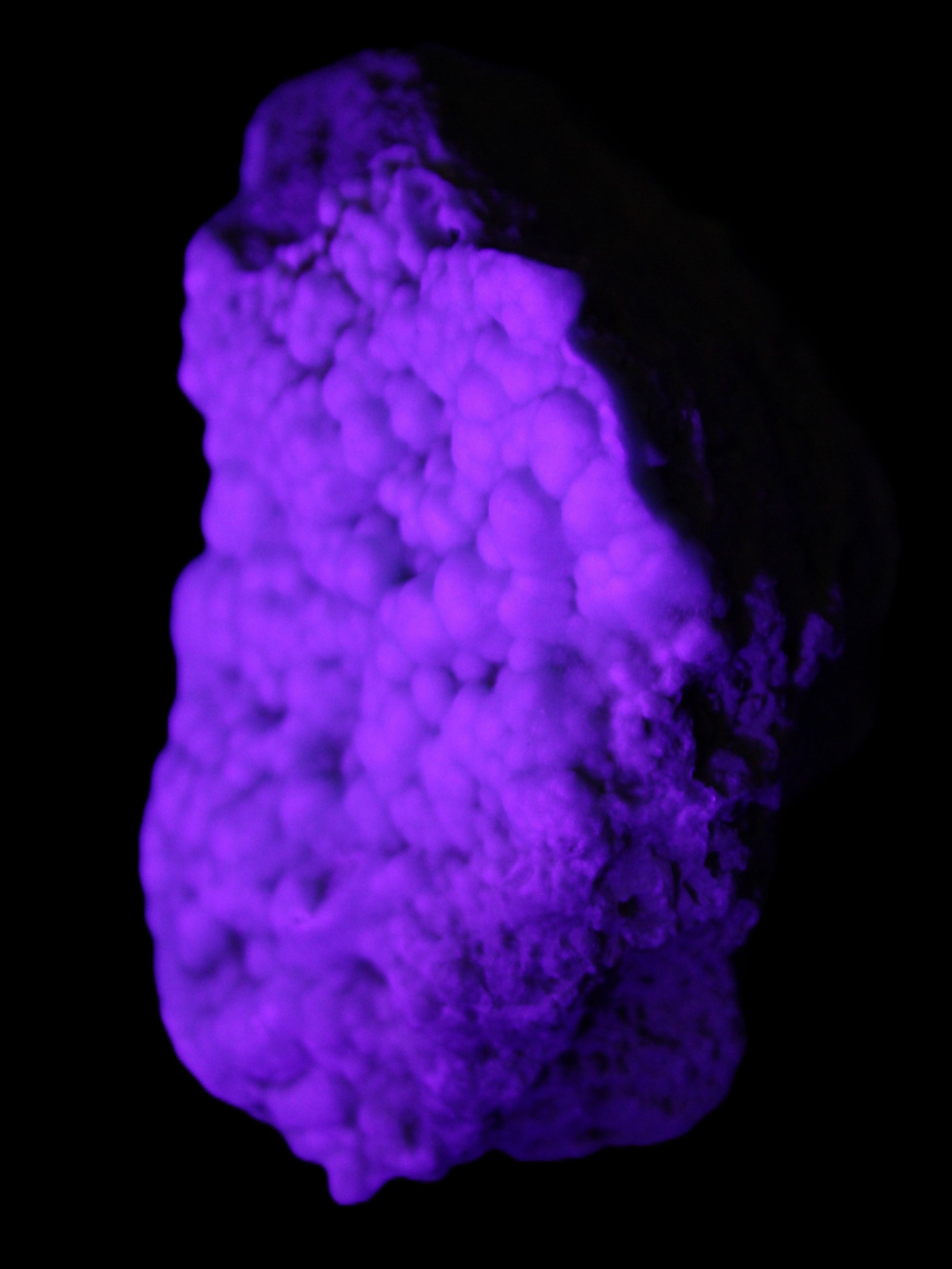 Blue Aragonite Caribbean Calcite specimen 95*48*68mm 352.2g in UV light - Rocks and Things Store